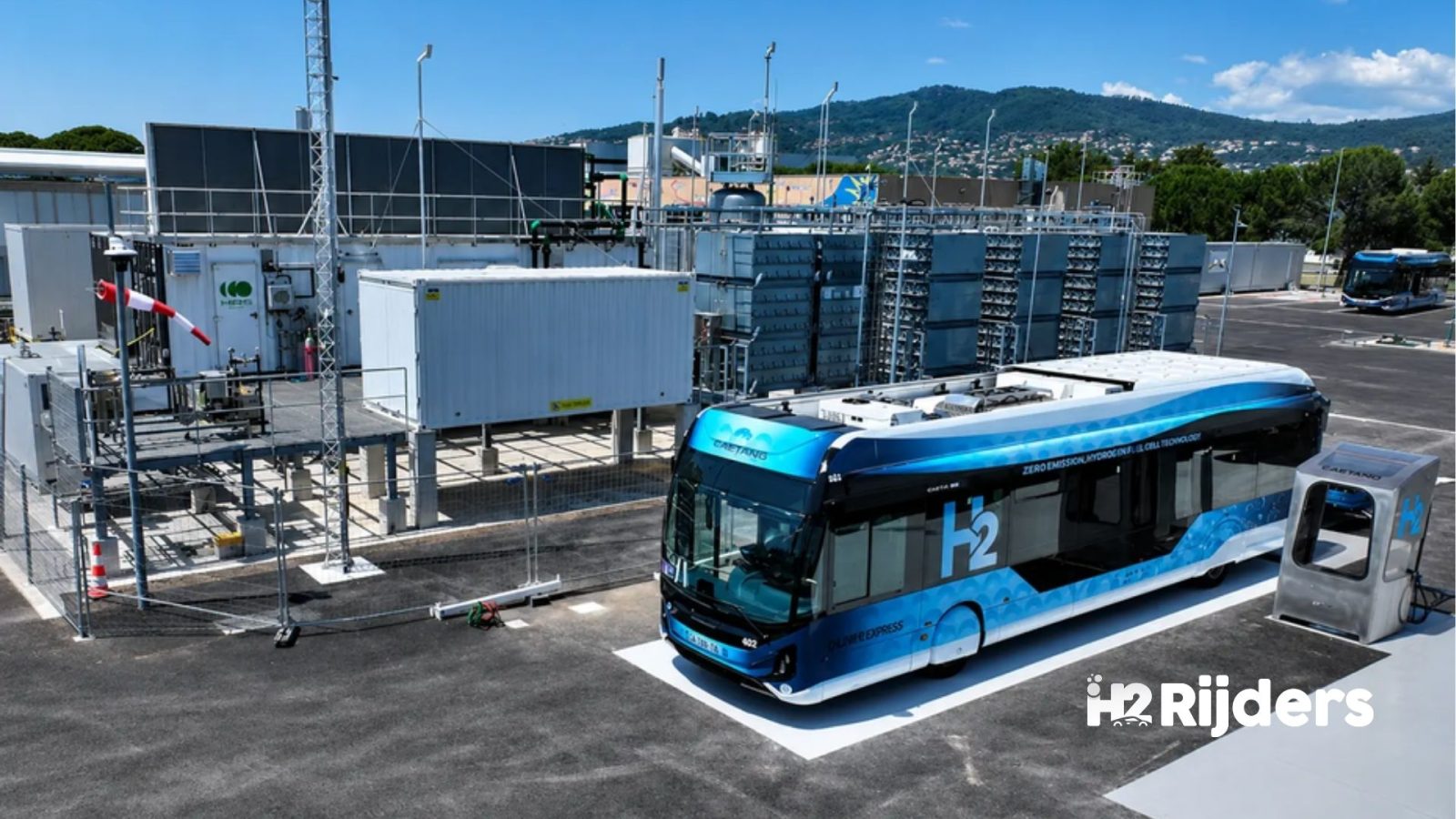 Cannes deploys first hydrogen buses — fuelled with hydrogen from treated wastewater